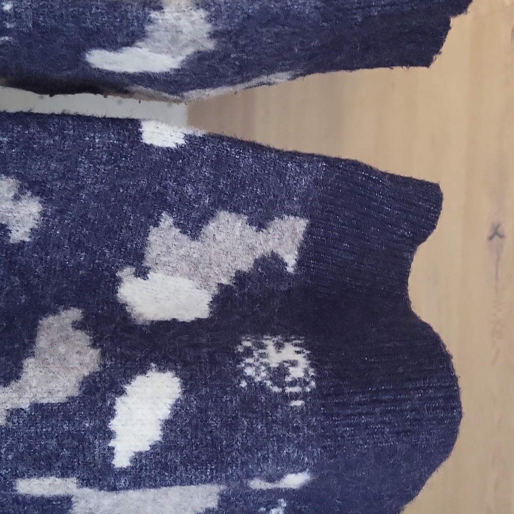 Patterned Sweater - Picture 4 of 5